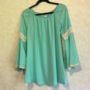 2B Lace boutique off shoulder bell sleeves Tunic